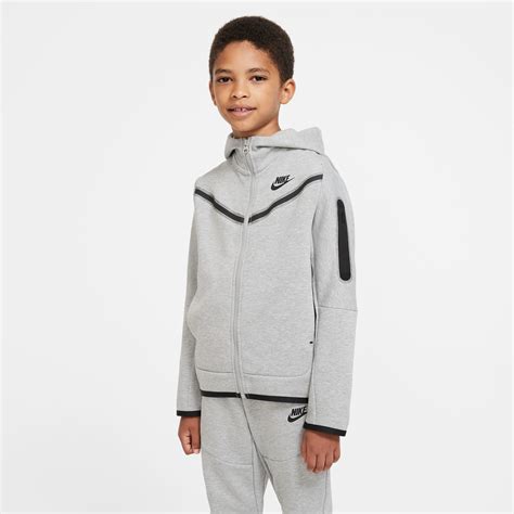 champs nike tech fleece.